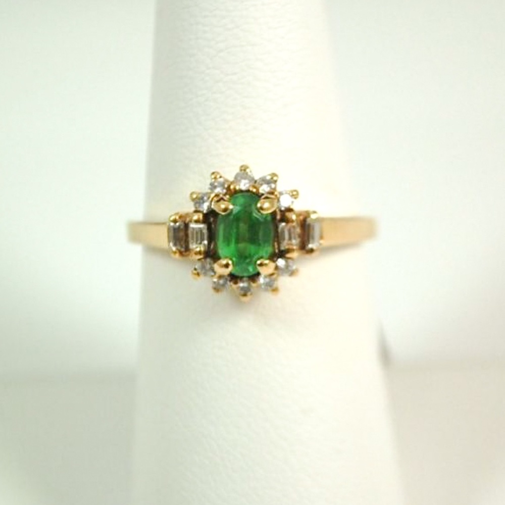 Oval Green Tsavorite & Diamond 14K Gold Ring NEW